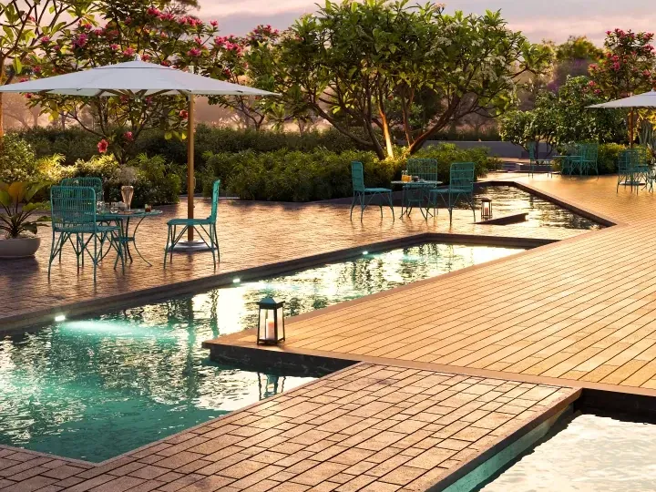 Clubhouse water deck